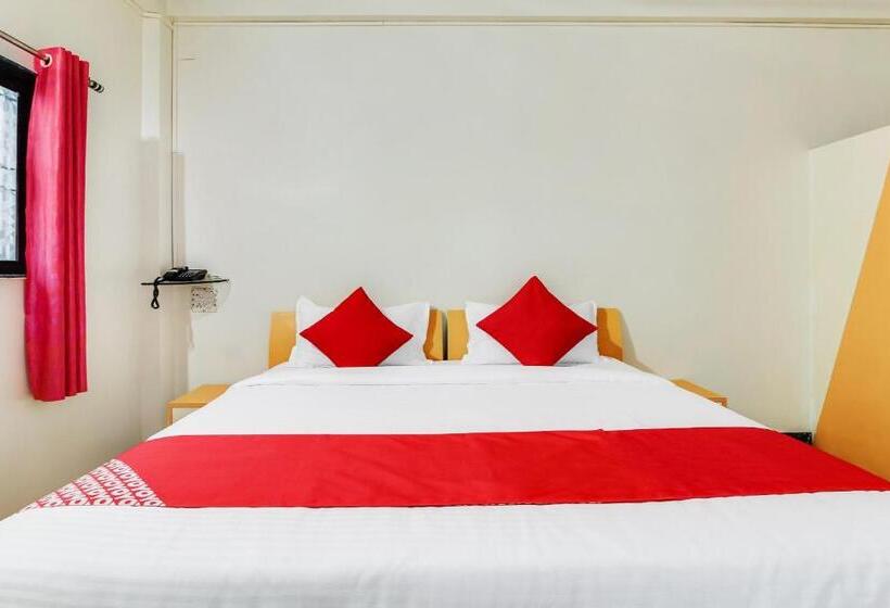 Triple Classic Room, Sandeep