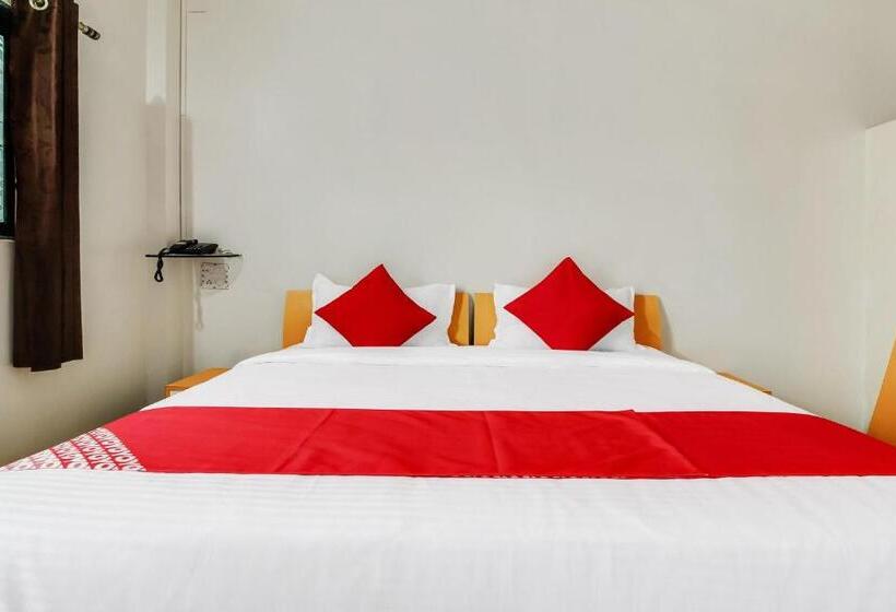 Triple Classic Room, Sandeep