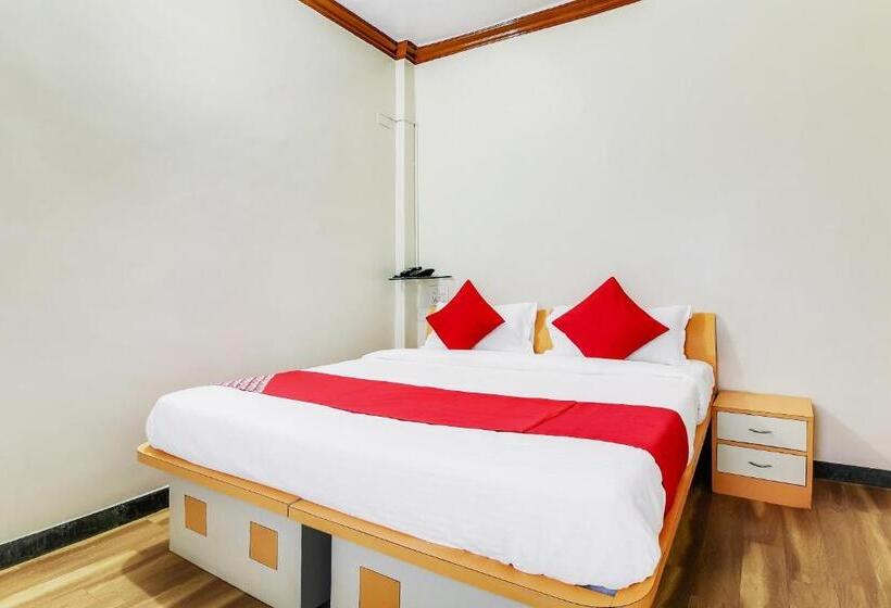 Triple Classic Room, Sandeep