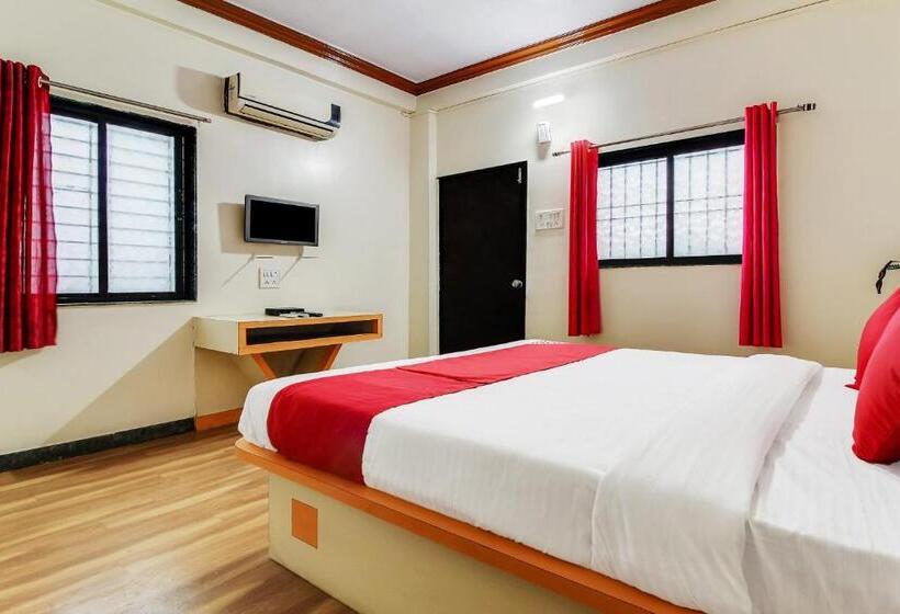 Triple Classic Room, Sandeep