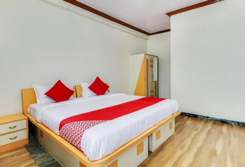 Triple Classic Room, Sandeep