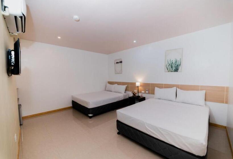 家庭间, Soi Suites