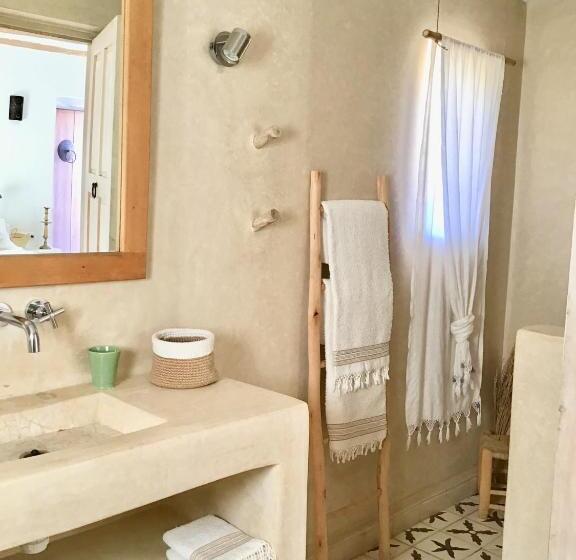 اتاق استاندارد با چشم‌انداز استخر, Dar Alya Essaouira Maison Et Table D Hôtes