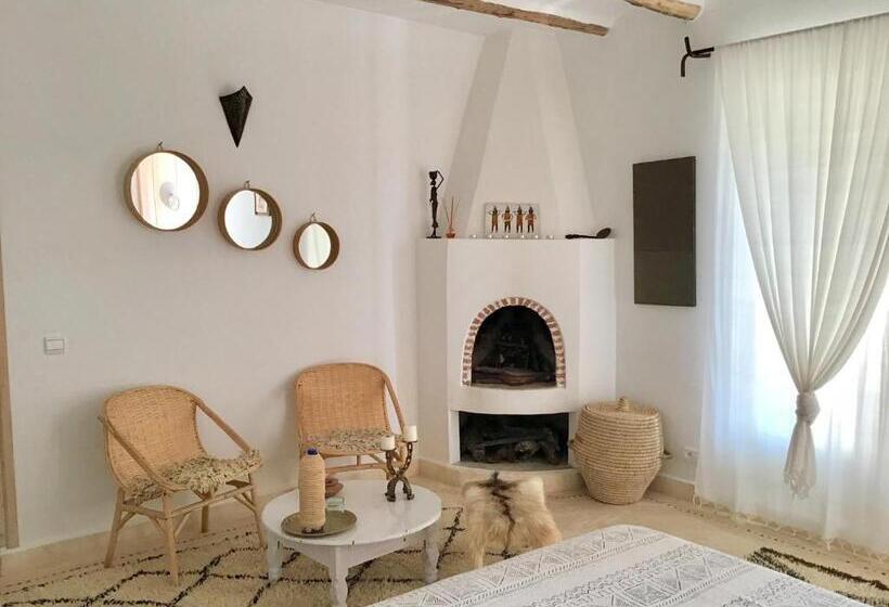 اتاق استاندارد با چشم‌انداز استخر, Dar Alya Essaouira Maison Et Table D Hôtes