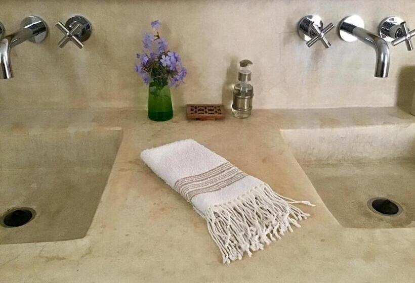 اتاق استاندارد با چشم‌انداز استخر, Dar Alya Essaouira Maison Et Table D Hôtes