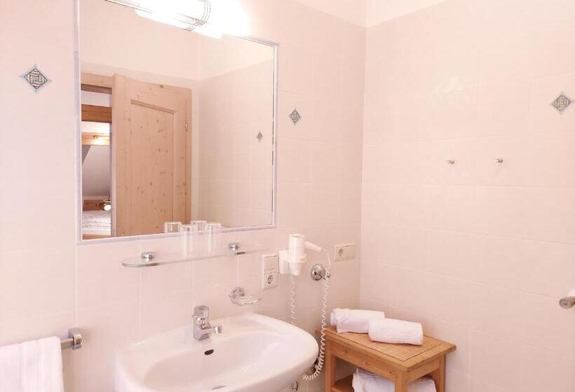 Студия Стандарт, Residence Zum Theater