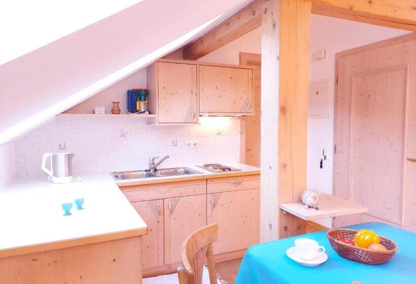 Студия Стандарт, Residence Zum Theater