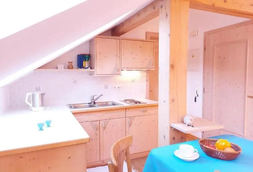 Standard-studio, Residence Zum Theater