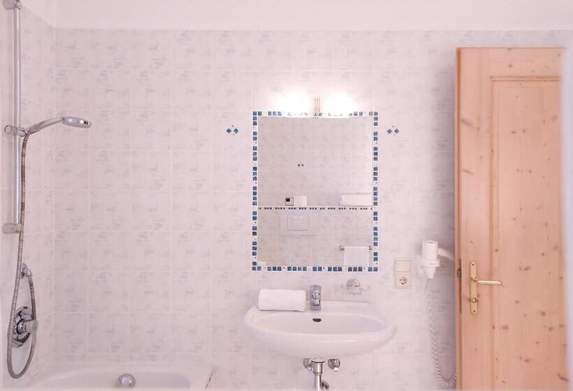 Апартаменты 1 Спальня с Балконом, Residence Zum Theater