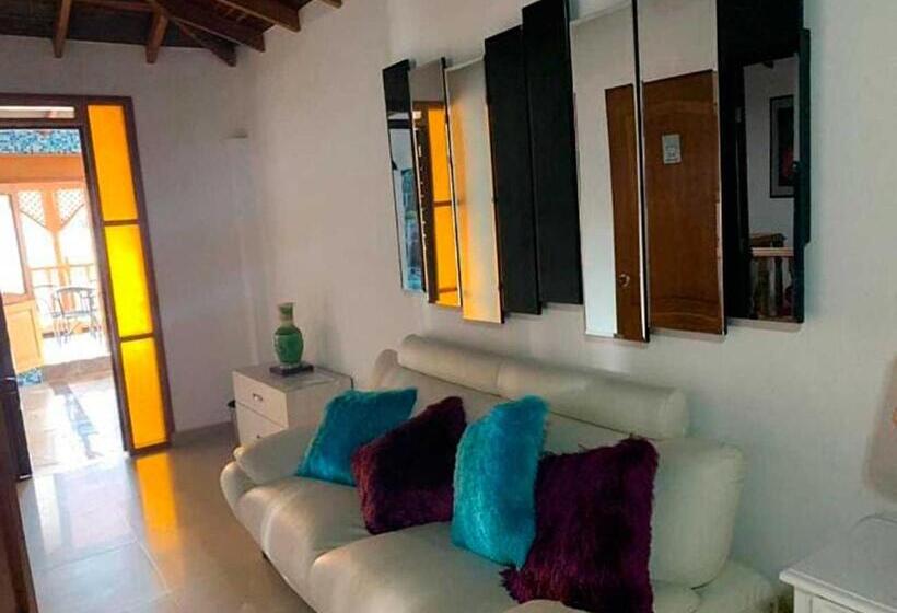 スーペリアースイート, Alcatraz