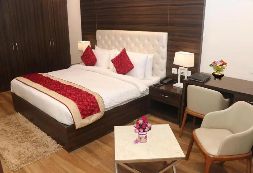 キングサイズベッドのスタンダードルーム, Comfort Inn Lakhimpur