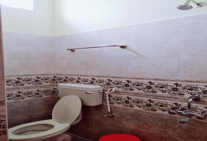 חדר קלאסי לשלושה, Oyo 82027 Vijay Palace