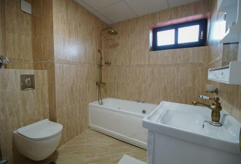 침실 1개 디럭스 아파트, Pulpudeva Family