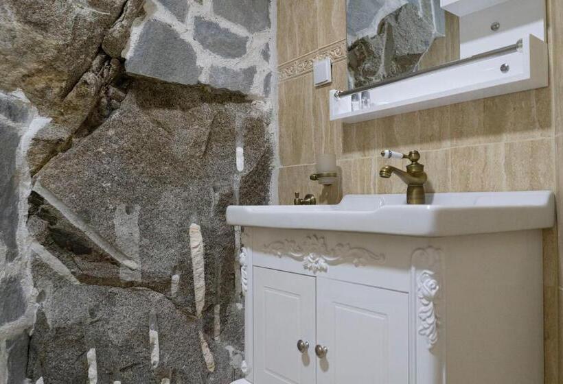 스탠다드 룸, Pulpudeva Family