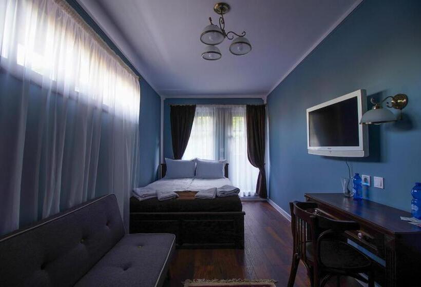 침실 1개 디럭스 아파트, Pulpudeva Family