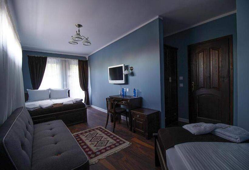 침실 1개 디럭스 아파트, Pulpudeva Family