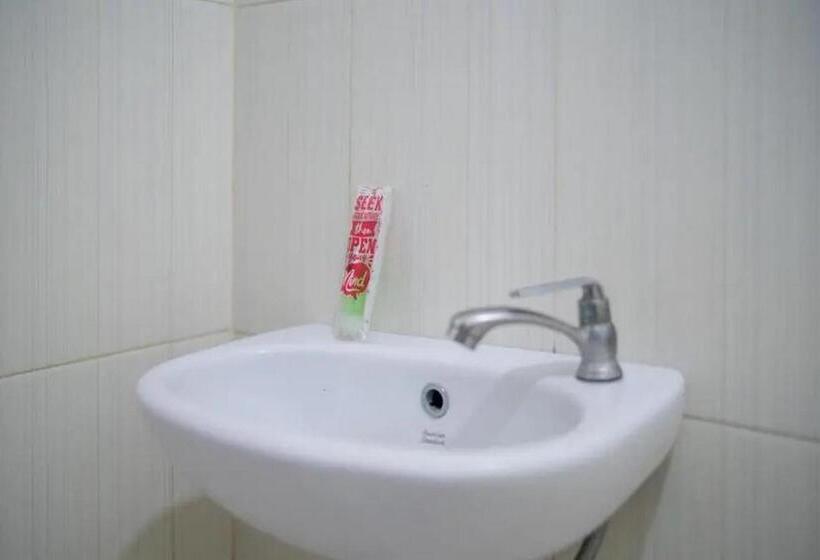 スタンダードルーム, Reddoorz Syariah Near Syamsudin Noor Airport 4