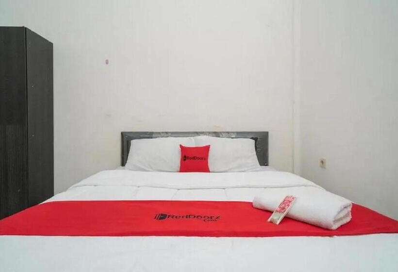 スタンダードルーム, Reddoorz Syariah Near Syamsudin Noor Airport 4