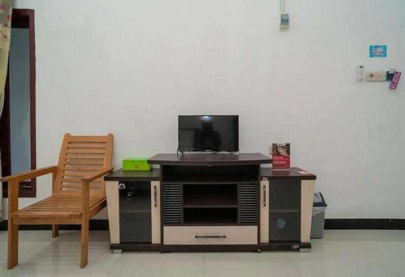 ファミリールーム, Reddoorz Syariah Near Syamsudin Noor Airport 4