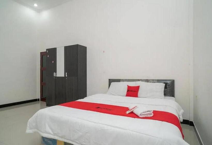 اتاق خانوادگی, Reddoorz Syariah Near Syamsudin Noor Airport 4