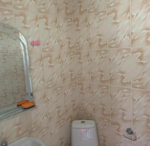 اتاق استاندارد چهارنفره با بالکن, Guest House Polaris