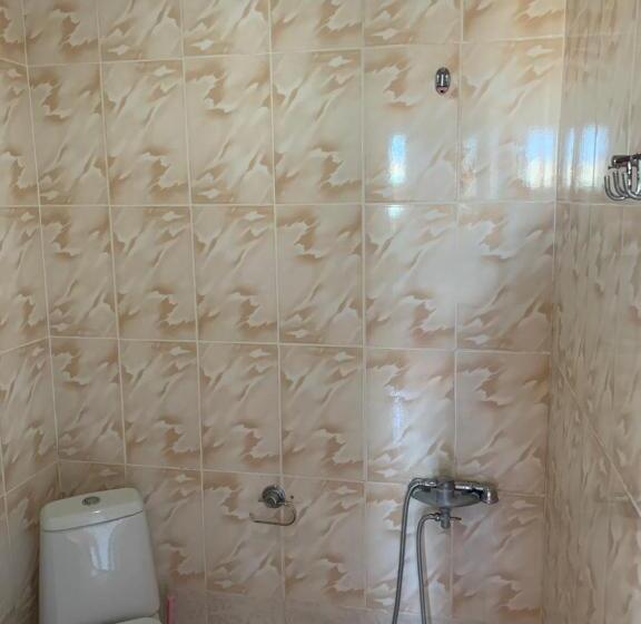 اتاق استاندارد چهارنفره با بالکن, Guest House Polaris