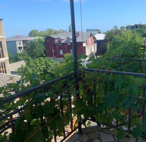 اتاق استاندارد چهارنفره با بالکن, Guest House Polaris