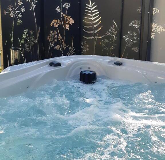 Номер Стандарт с Террасой, La Villanelle Maison D Hôtes