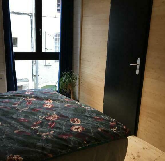 غرفة عائلية, Le 25bis