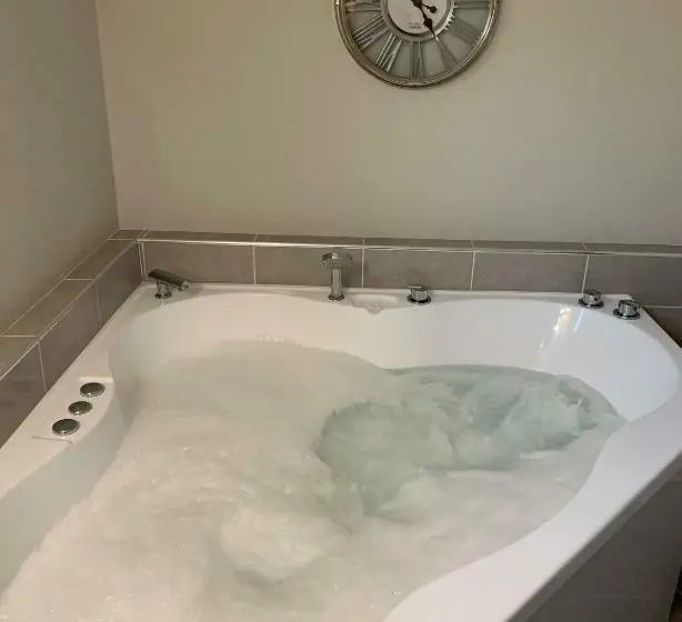 デラックスルーム, Churchill S B&b Twin Spa Getaway Studio