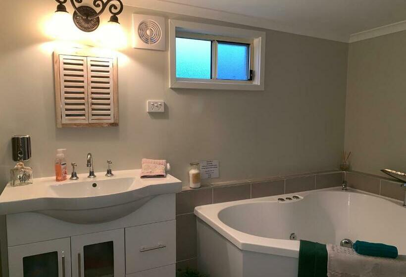 اتاق لوکس, Churchill S B&b Twin Spa Getaway Studio