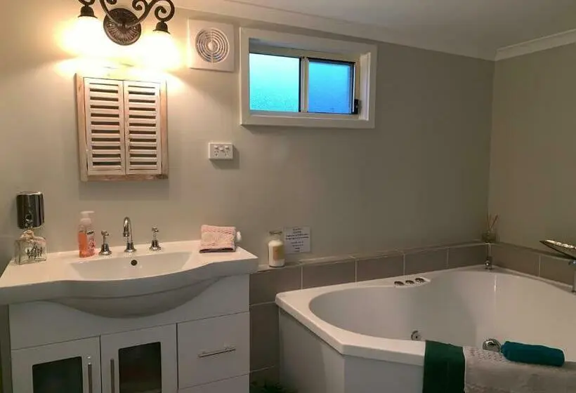 デラックスルーム, Churchill S B&b Twin Spa Getaway Studio