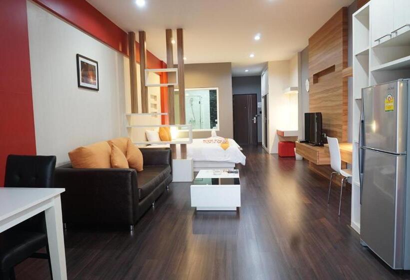 キングサイズベッドのデラックスルーム, Eastpana Hotel 304 Prachinburi