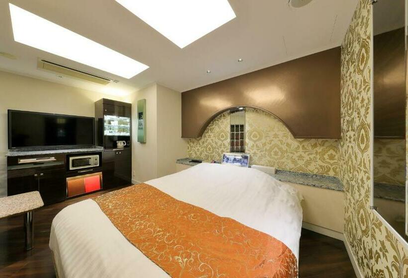 חדר סטנדרט, Cherena Kunitachi