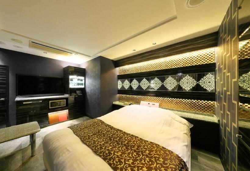 חדר סטנדרט, Cherena Kunitachi