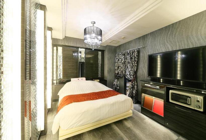 חדר סטנדרט, Cherena Kunitachi