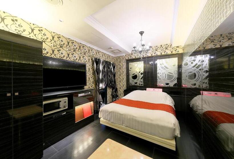 חדר סטנדרט, Cherena Kunitachi