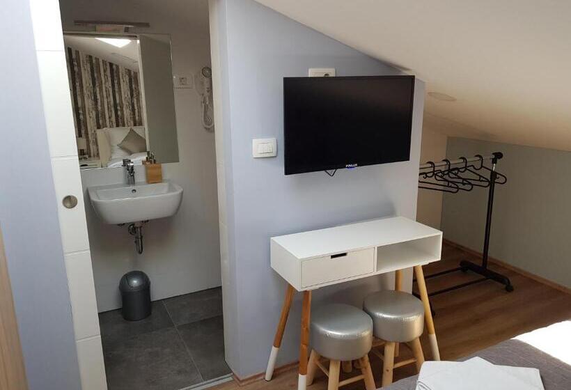 اتاق استاندارد, Piraneska