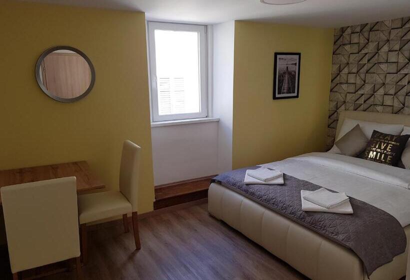 اتاق استاندارد, Piraneska