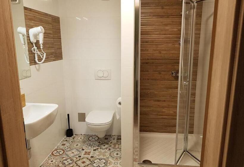 اتاق استاندارد, Piraneska