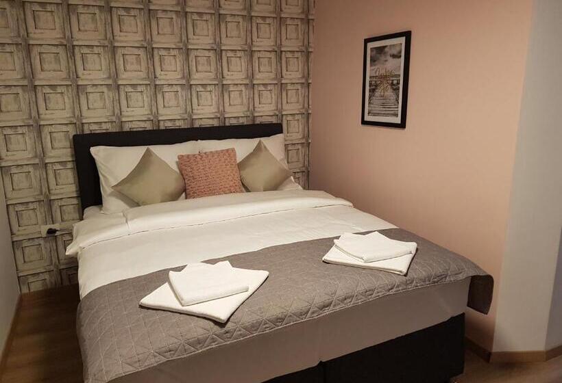 اتاق استاندارد چهار تخته, Piraneska