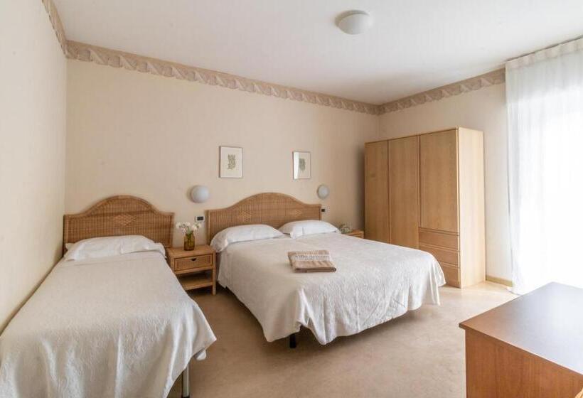 Quarto Triplo Estandar, Villa Arizona