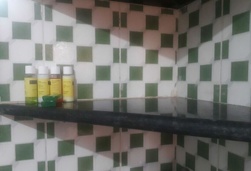 חדר משפחתי, Wellness Inn