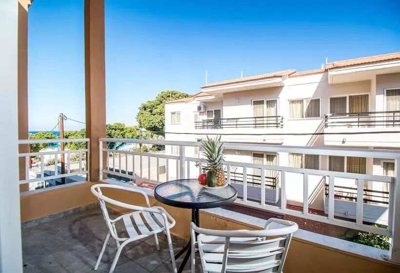 اتاق استاندارد سه نفره, Filmar Hotel, Ixia, Rhodes