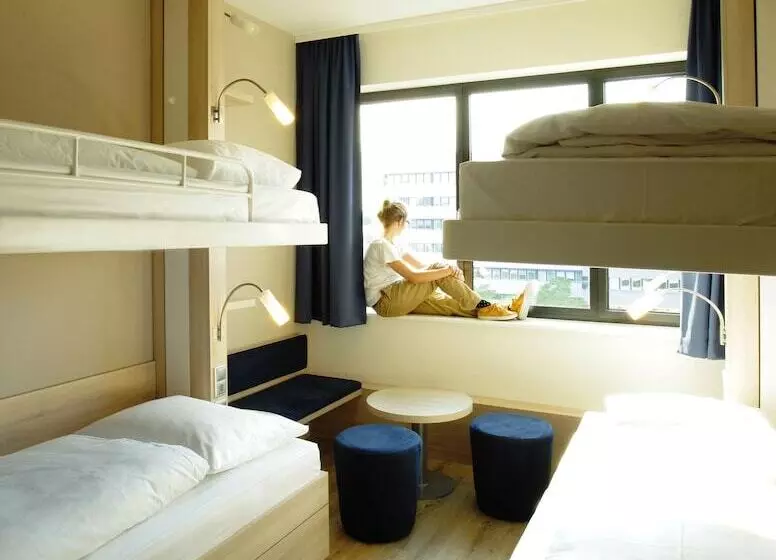 4 Bett Standardzimmer, H2 Hotel Berlin Alexanderplatz