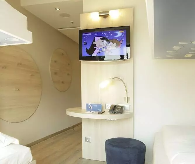 4 Bett Standardzimmer, H2 Hotel Berlin Alexanderplatz
