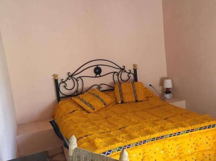 اتاق استاندارد سه نفره, Auberge Famille Benmoro