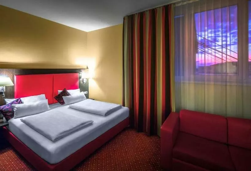 اتاق راحتی سه تخته, PLAZA Premium Salzburg