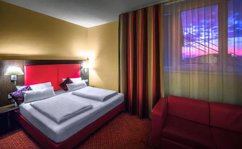 اتاق راحتی سه تخته, PLAZA Premium Salzburg