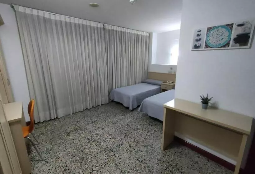 Habitació Estàndard, Cogullada